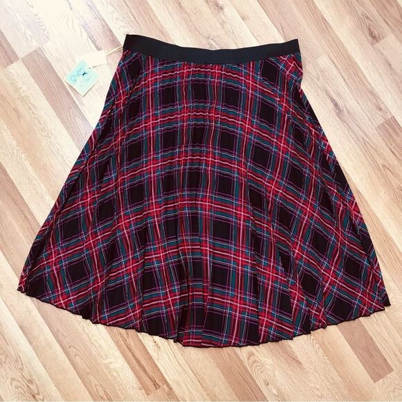 New CECE Black Red Plaid Pleated Midi Skirt Elastic Waist Pull On Tartan Size 2X - Picture 3 of 10